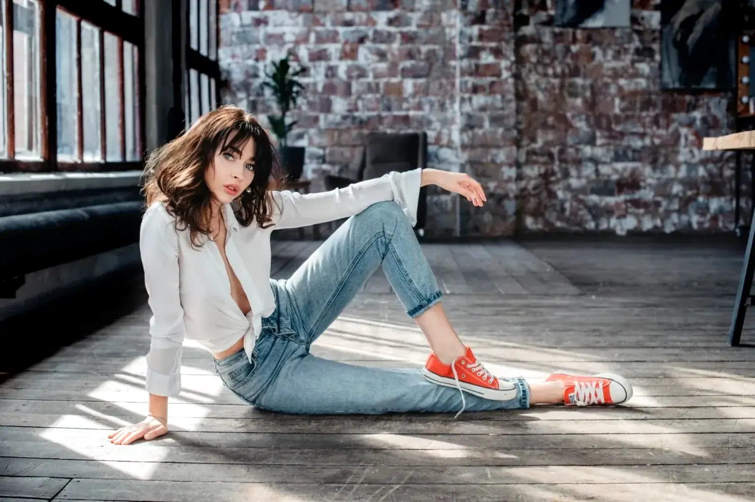 Модели с маленькой грудью: Очарование и элегантность